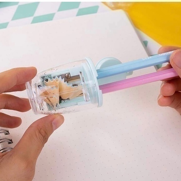 1pc Bottle Shaped Pencil Sharpener - Picture 1 of 10